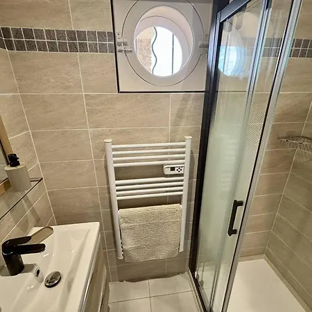 Neuf Au Lavandou - Climatise, Proche - Fr-1-816-3 Apartment *